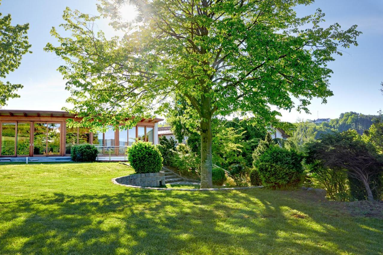 Ayurveda Resort Mandira Bad Waltersdorf Exterior photo